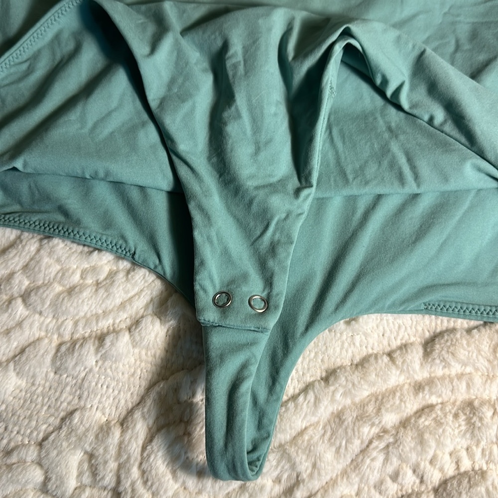 Auden Luxe stretch fully lined Teal Short Sleeve Bodysuit - Picture 4 of 7